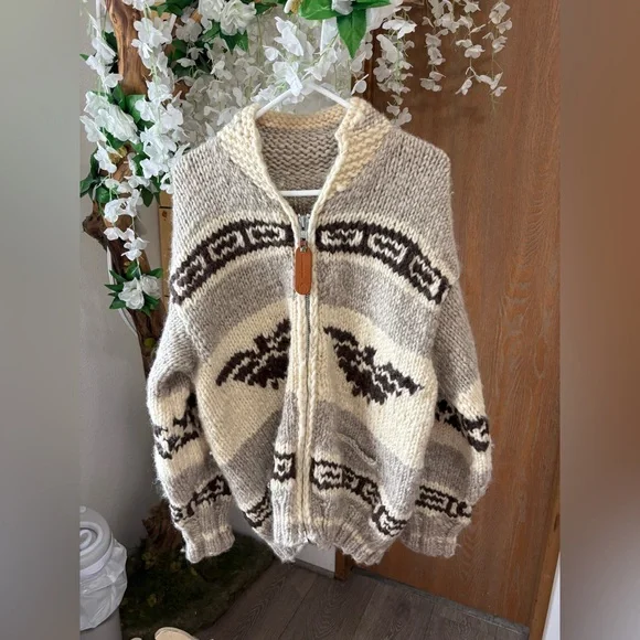 Canadian Sweater Company LTD Vintage Chunky Knit 100% wool sweater - Picture 2 of 10